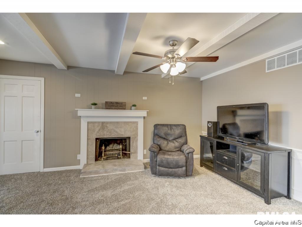 61 Interlacken Road Springfield, IL 62704 - Photo 8 of 36