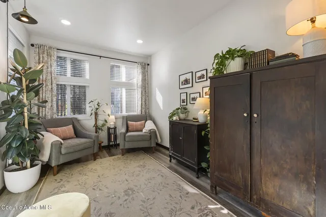 $675,000 | 702 Rena Road, Oldtown, ID 83822