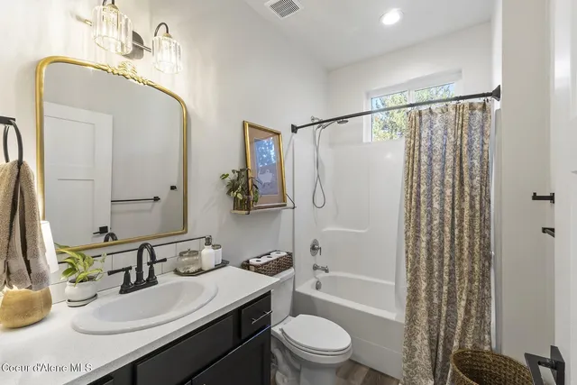 $675,000 | 702 Rena Road, Oldtown, ID 83822