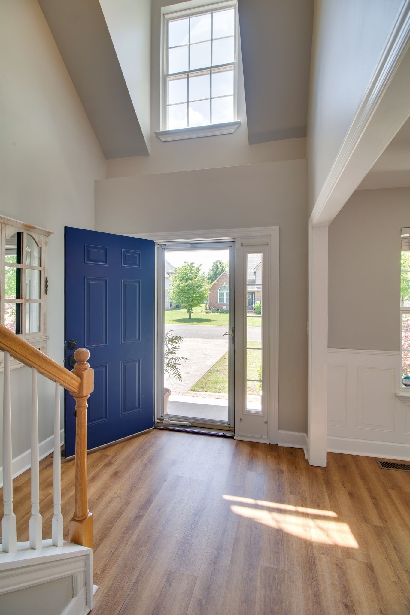 1334 Davy Crockett Drive Murfreesboro, TN 37129 - Photo 7 of 45 an empty room with windows