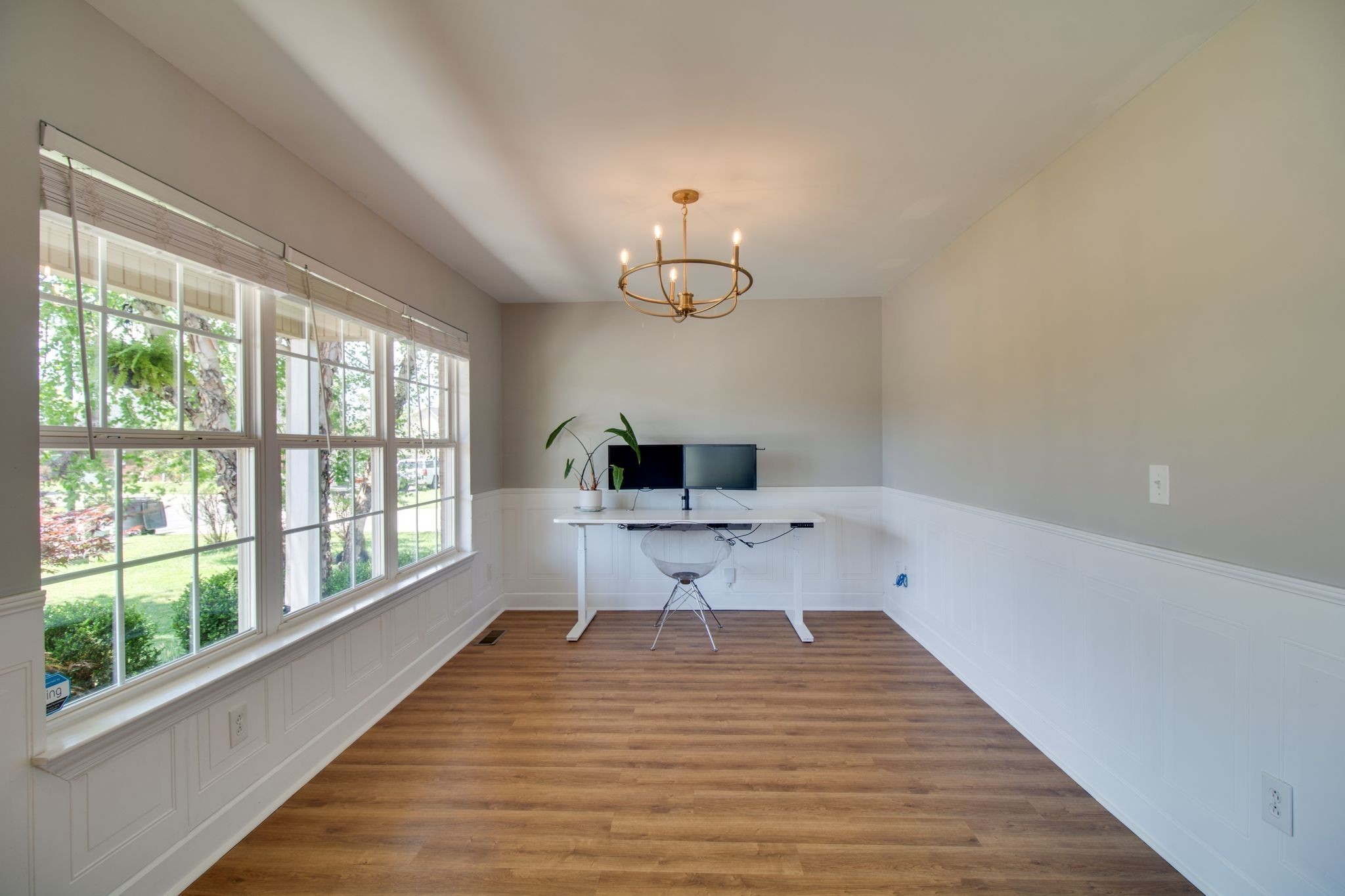 1334 Davy Crockett Drive Murfreesboro, TN 37129 - Photo 8 of 45 a room that has a window and a table