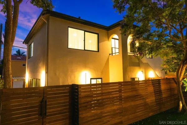 a view of an outdoor space