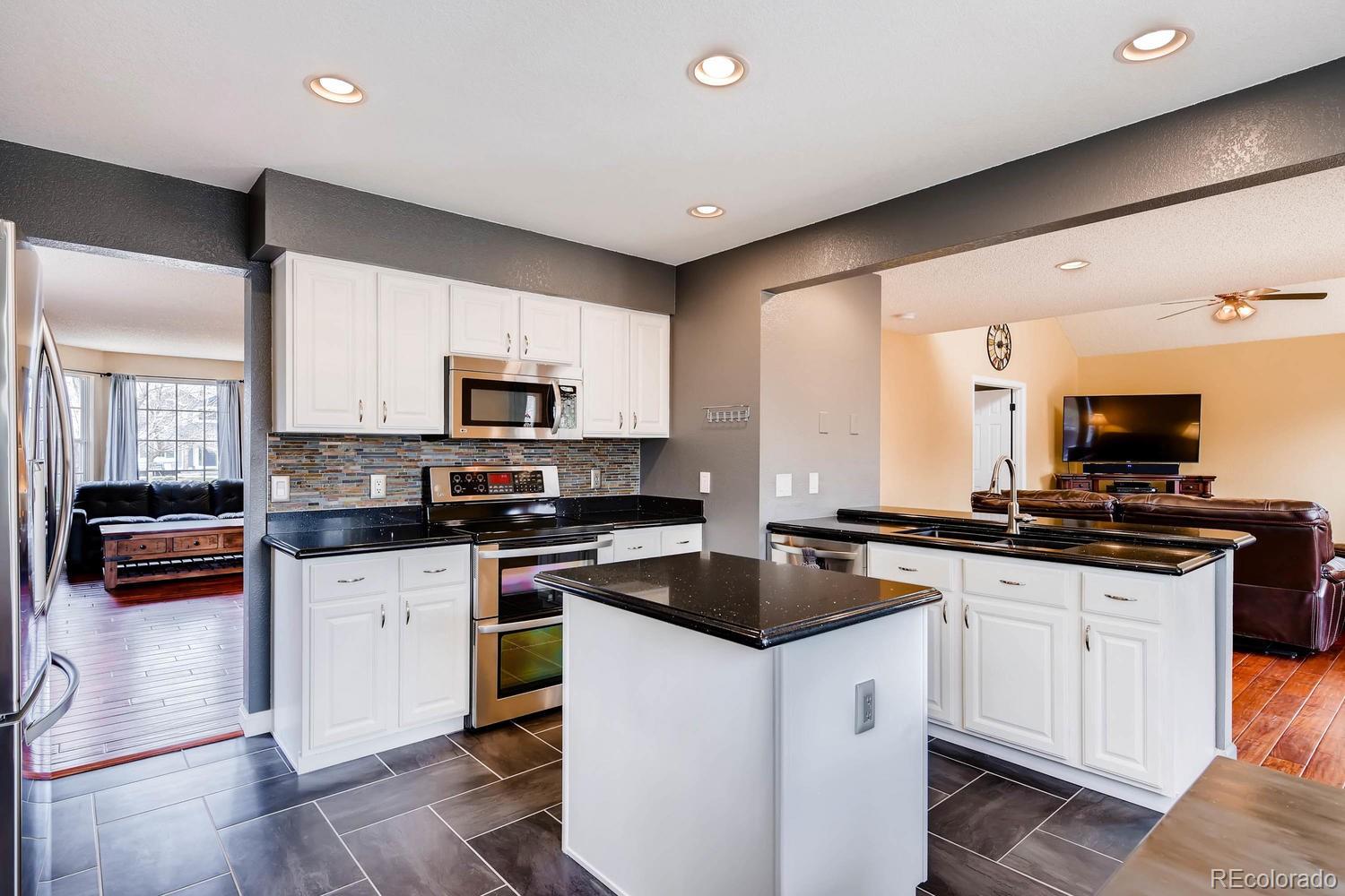 7244 Laredo Court Highlands Ranch, CO 80130 - Photo 8 of 34
