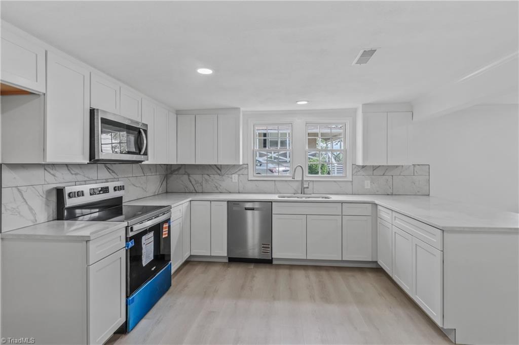 413 Junction Street Mount Airy, NC 27030 - Photo 13 of 30