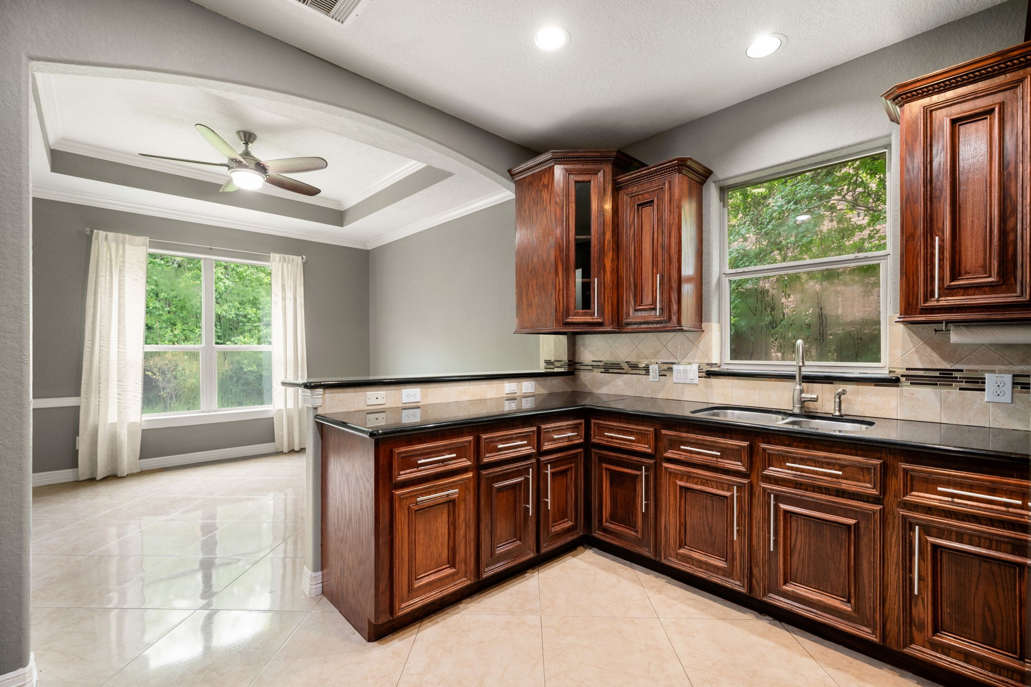 600 Riverbend Street Baytown, TX 77521 - Photo 11 of 26