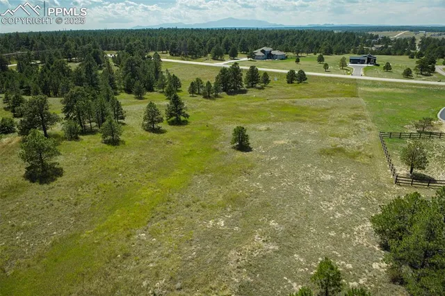 a view of a water with an outdoor space