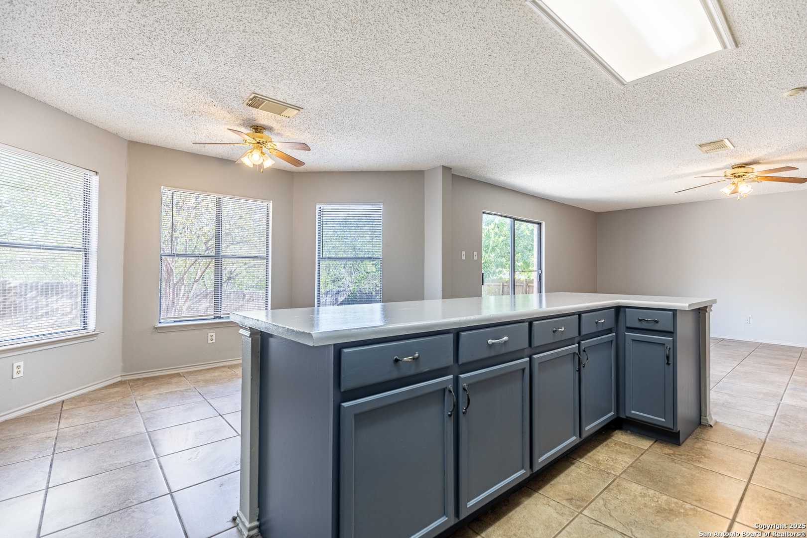 8423 Parry Path Converse, TX 78109 - Photo 14 of 36