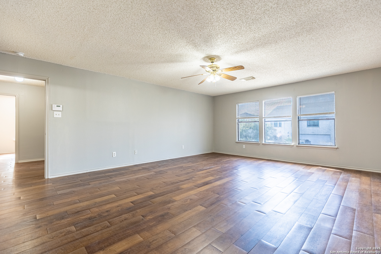 8423 Parry Path Converse, TX 78109 - Photo 17 of 36