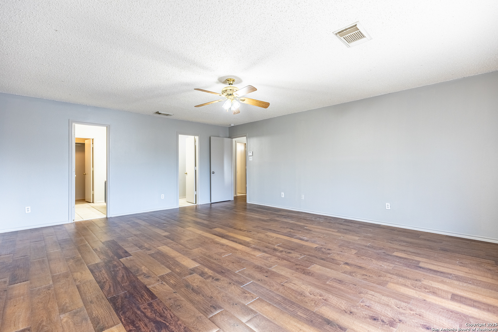 8423 Parry Path Converse, TX 78109 - Photo 18 of 36