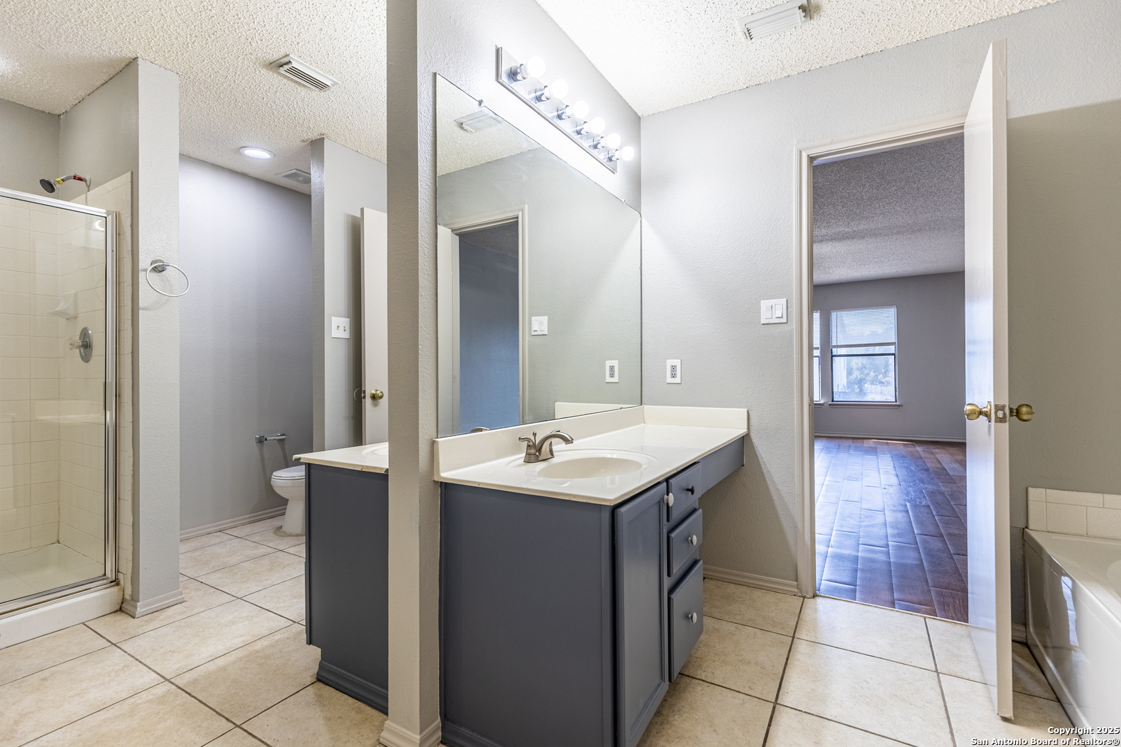 8423 Parry Path Converse, TX 78109 - Photo 21 of 36