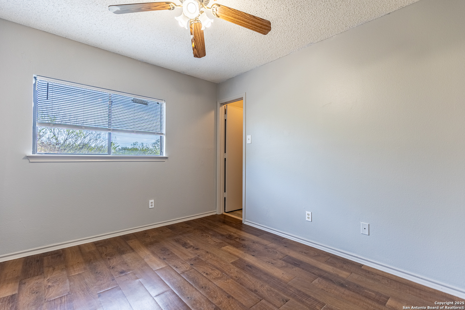 8423 Parry Path Converse, TX 78109 - Photo 24 of 36