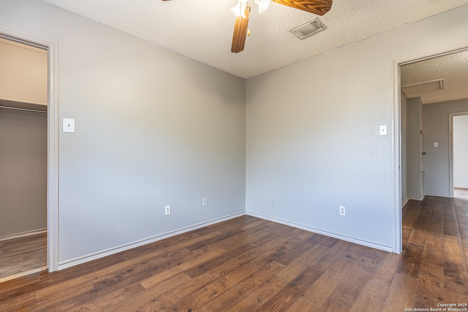 8423 Parry Path Converse, TX 78109 - Photo 25 of 36