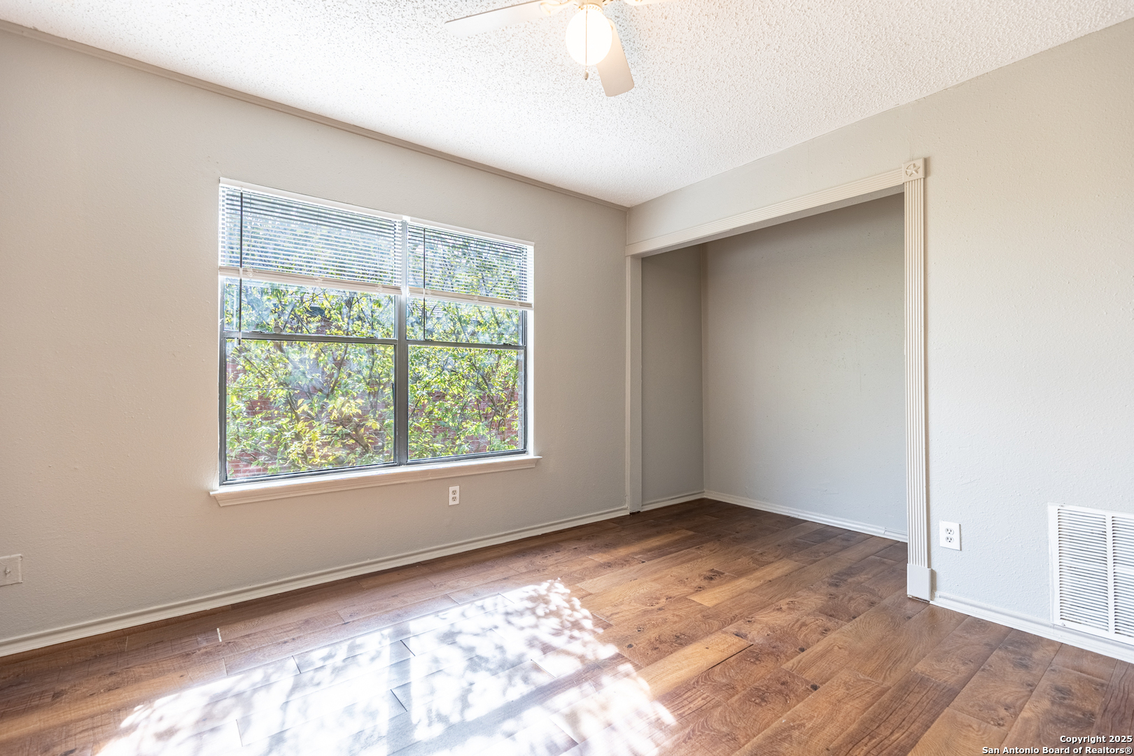 8423 Parry Path Converse, TX 78109 - Photo 26 of 36
