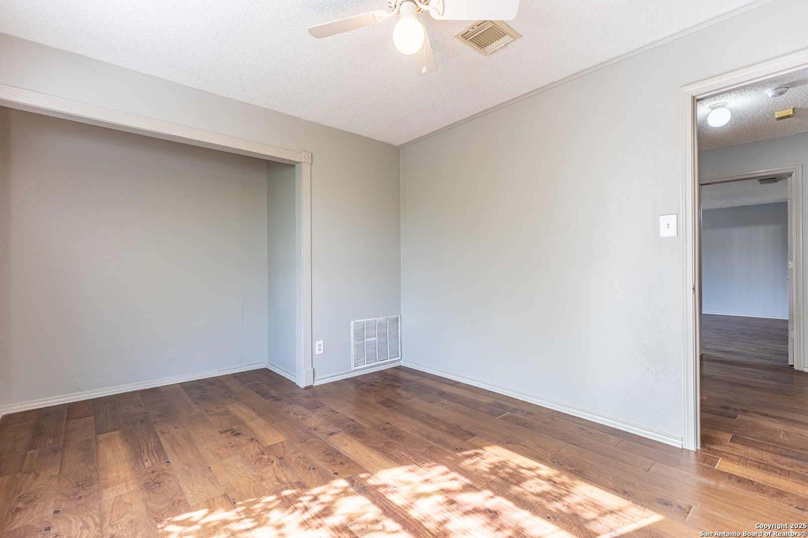 8423 Parry Path Converse, TX 78109 - Photo 27 of 36