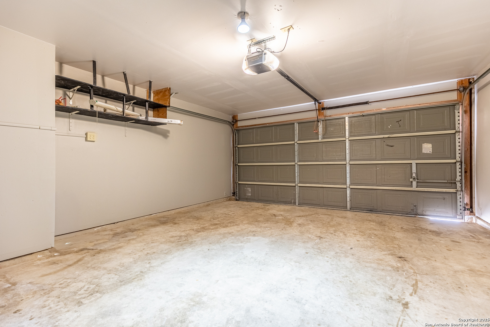 8423 Parry Path Converse, TX 78109 - Photo 31 of 36