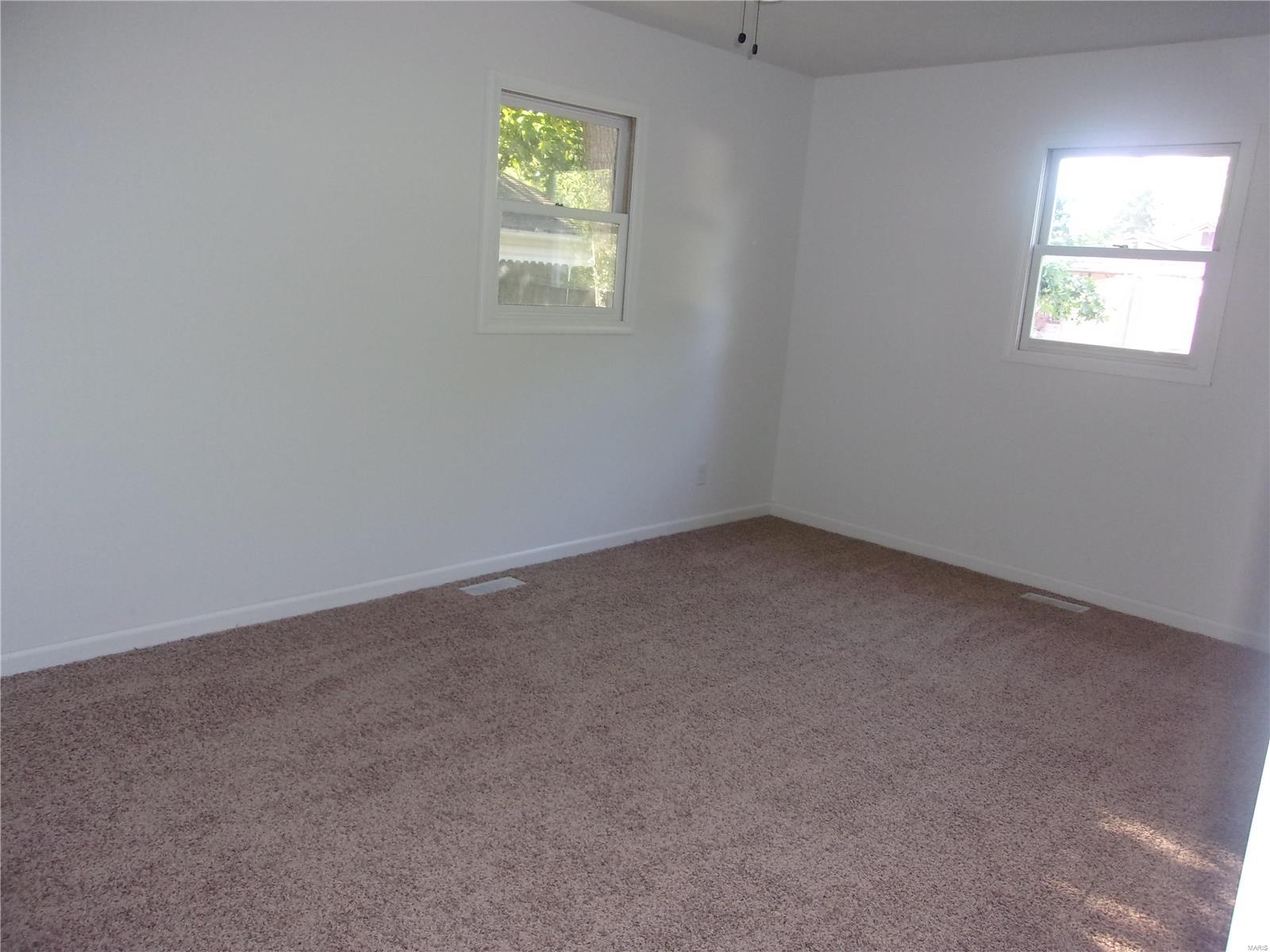 307 East Patton Valier, IL 62891 - Photo 12 of 28 Gallery Image 12