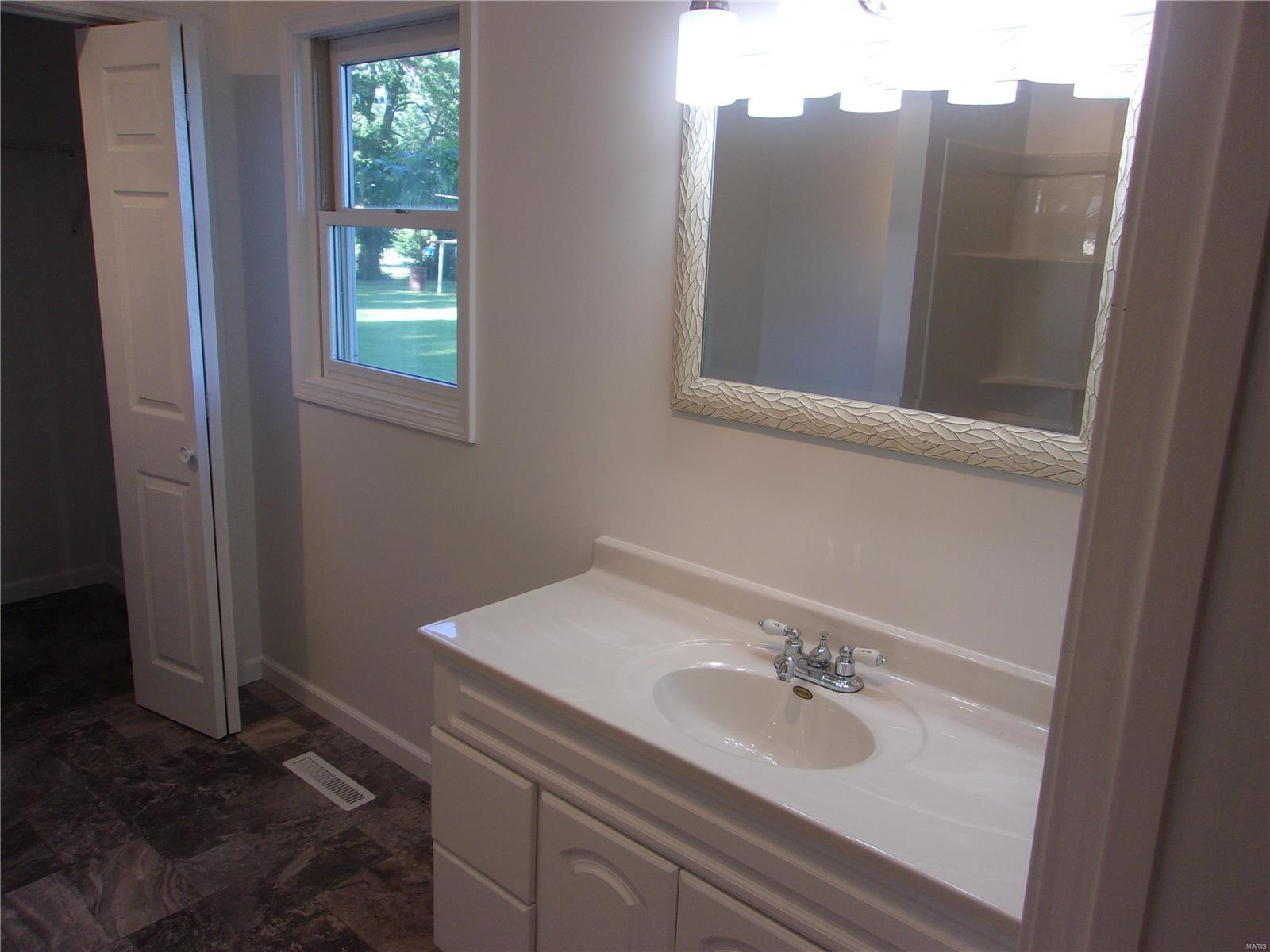 307 East Patton Valier, IL 62891 - Photo 19 of 28 Gallery Image 19