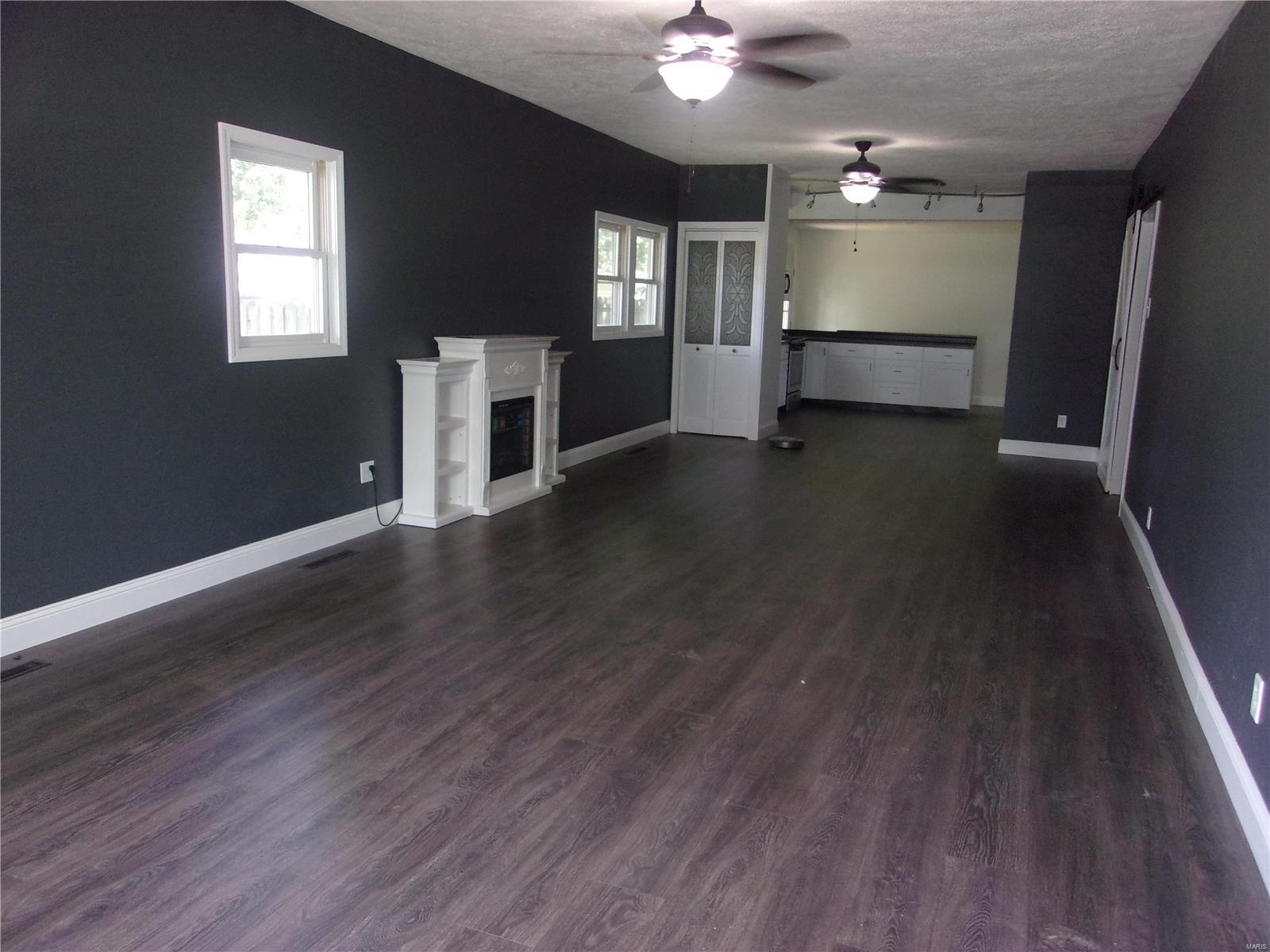 307 East Patton Valier, IL 62891 - Photo 5 of 28 Gallery Image 5