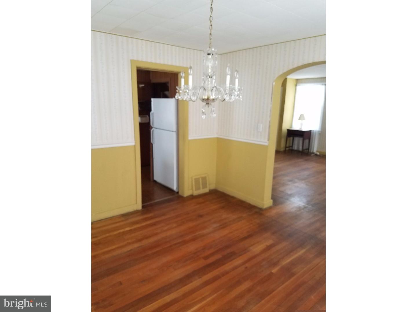 1027 Edgerton Road Secane, PA 19018 - Photo 7 of 14 Dining Room