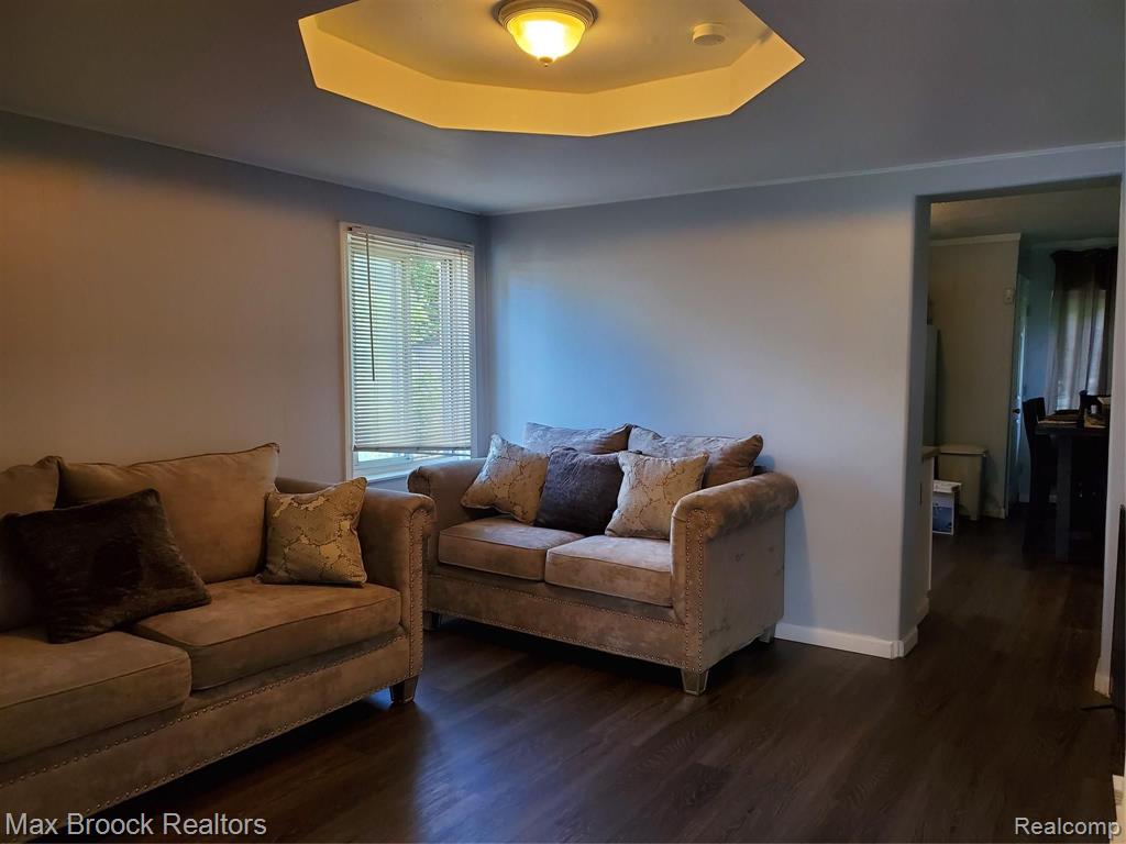 8279 Rivard Avenue Warren, MI 48089 - Photo 4 of 14
