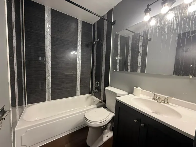 $2,400 | 7609 Bristol Lane, Unit C, Hanover Park, IL 60133