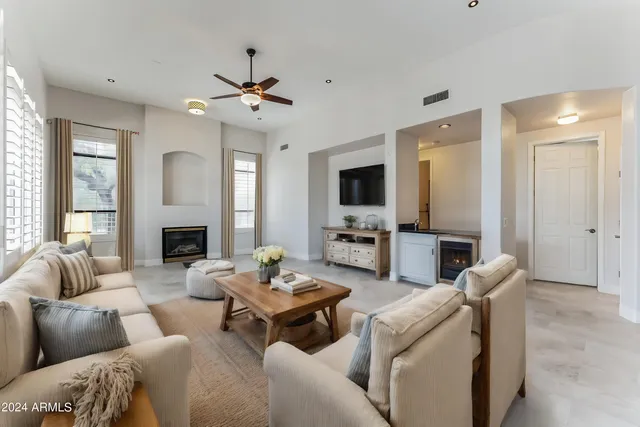 $4,995 | 5258 East Hashknife Road, Phoenix, AZ 85054