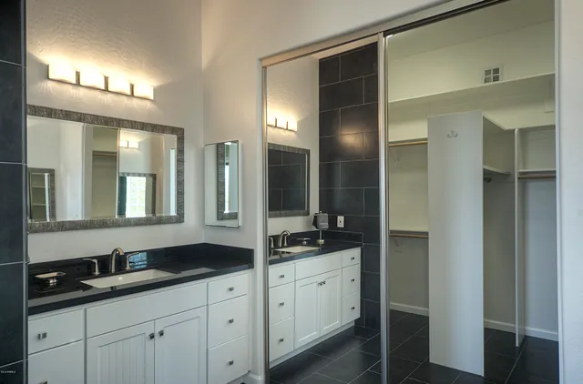 $4,995 | 5258 East Hashknife Road, Phoenix, AZ 85054