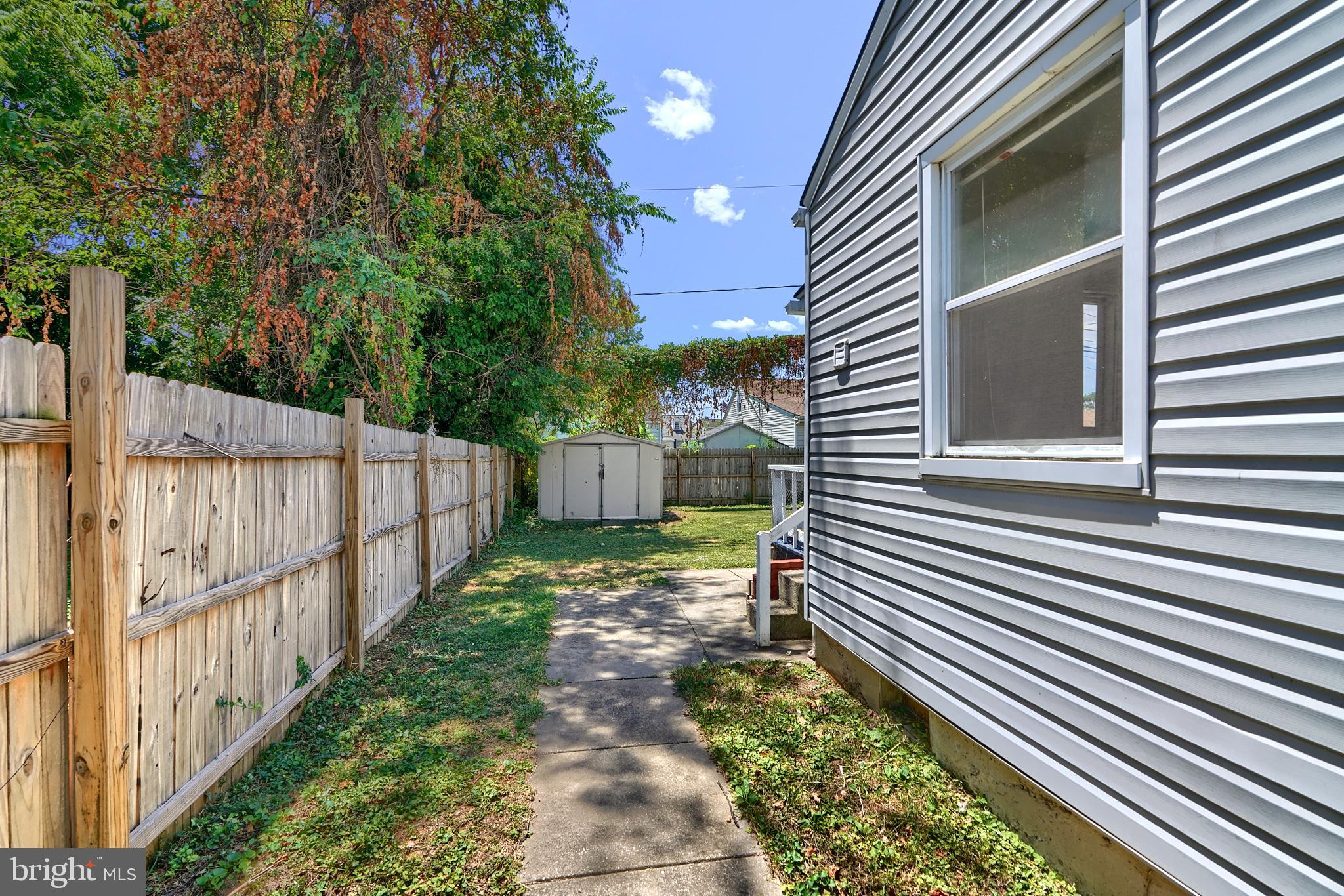 8239 Bullneck Road Dundalk, MD 21222 - Photo 28 of 35 Gate leads to side yard