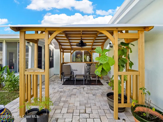 $515,000 | 296 Port Malabar Boulevard Northeast, Palm Bay, FL 32905