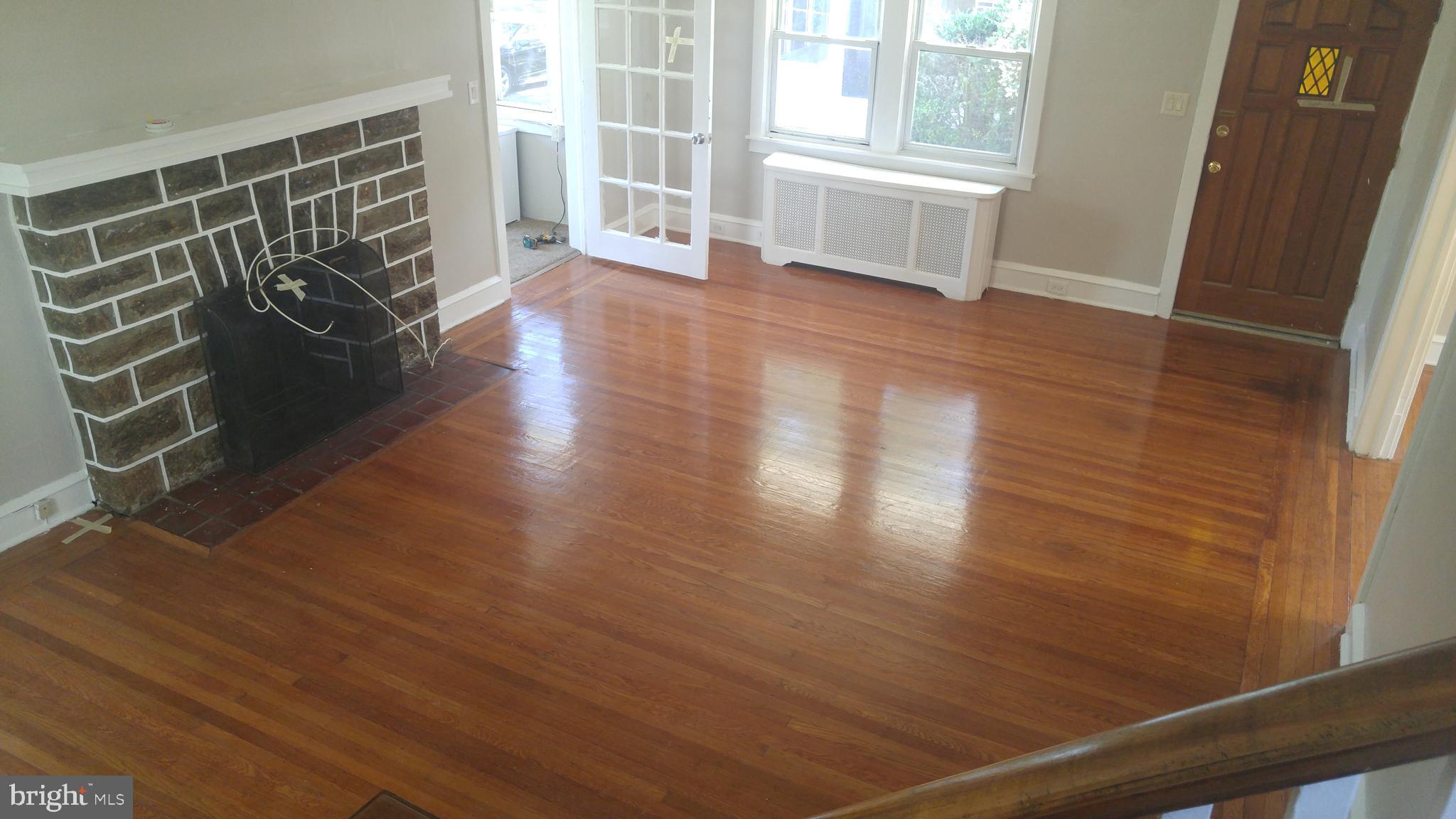 416 Netherwood Road Upper Darby, PA 19082 - Photo 3 of 19 Living room