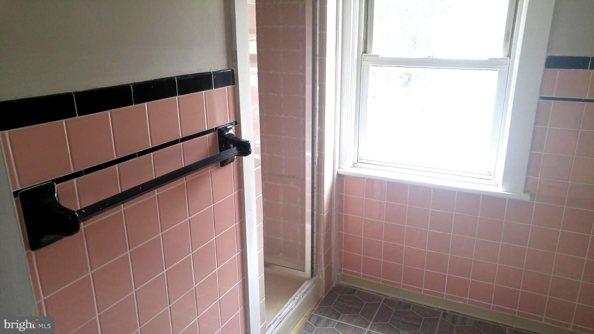 416 Netherwood Road Upper Darby, PA 19082 - Photo 8 of 19 Full bath on 3rd level