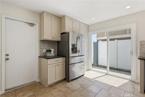 $1,075,000 | 2704 Nelson Avenue, Unit C, Redondo Beach, CA 90278