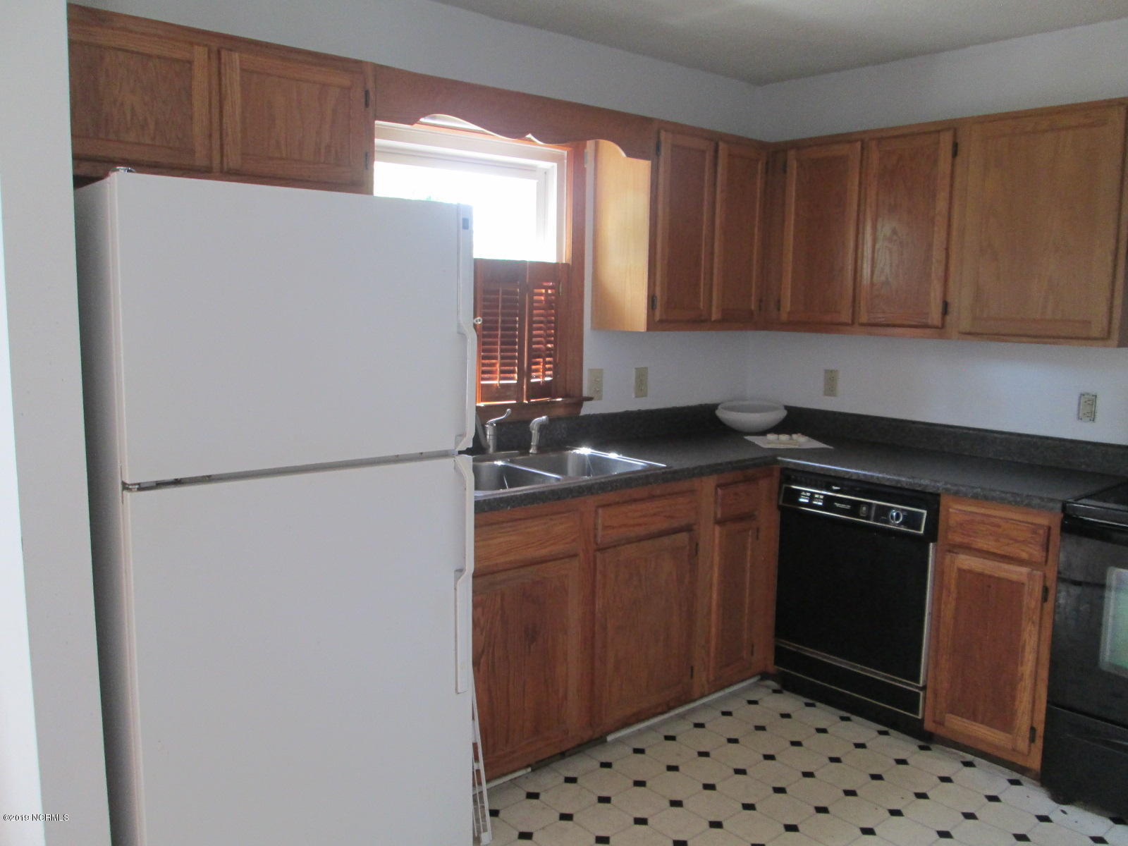 209 Albemarle Road Wilmington, NC 28405 - Photo 9 of 20 IMG_9811