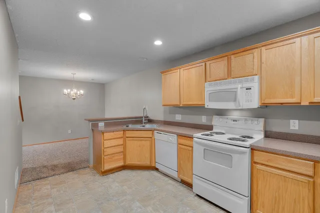 $259,900 | 6422 Lakota Trail, Circle Pines, MN 55014