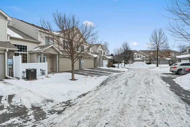 $259,900 | 6422 Lakota Trail, Circle Pines, MN 55014