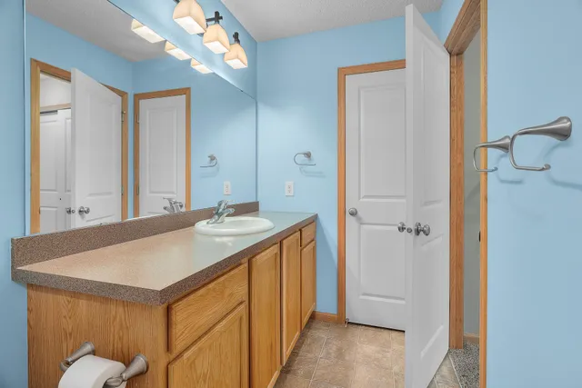 $259,900 | 6422 Lakota Trail, Circle Pines, MN 55014