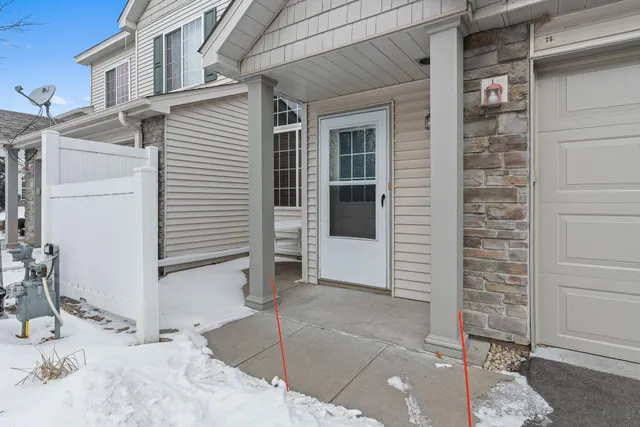 $259,900 | 6422 Lakota Trail, Circle Pines, MN 55014