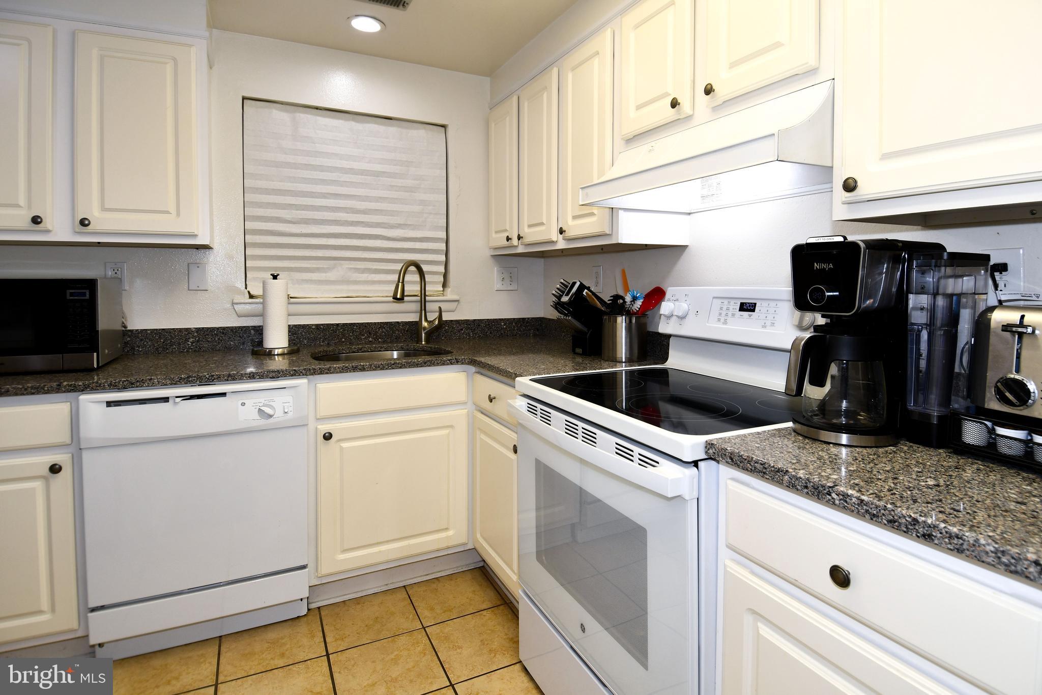 3500 Forest Edge Drive, Unit 152E Silver Spring, MD 20906 - Photo 4 of 33