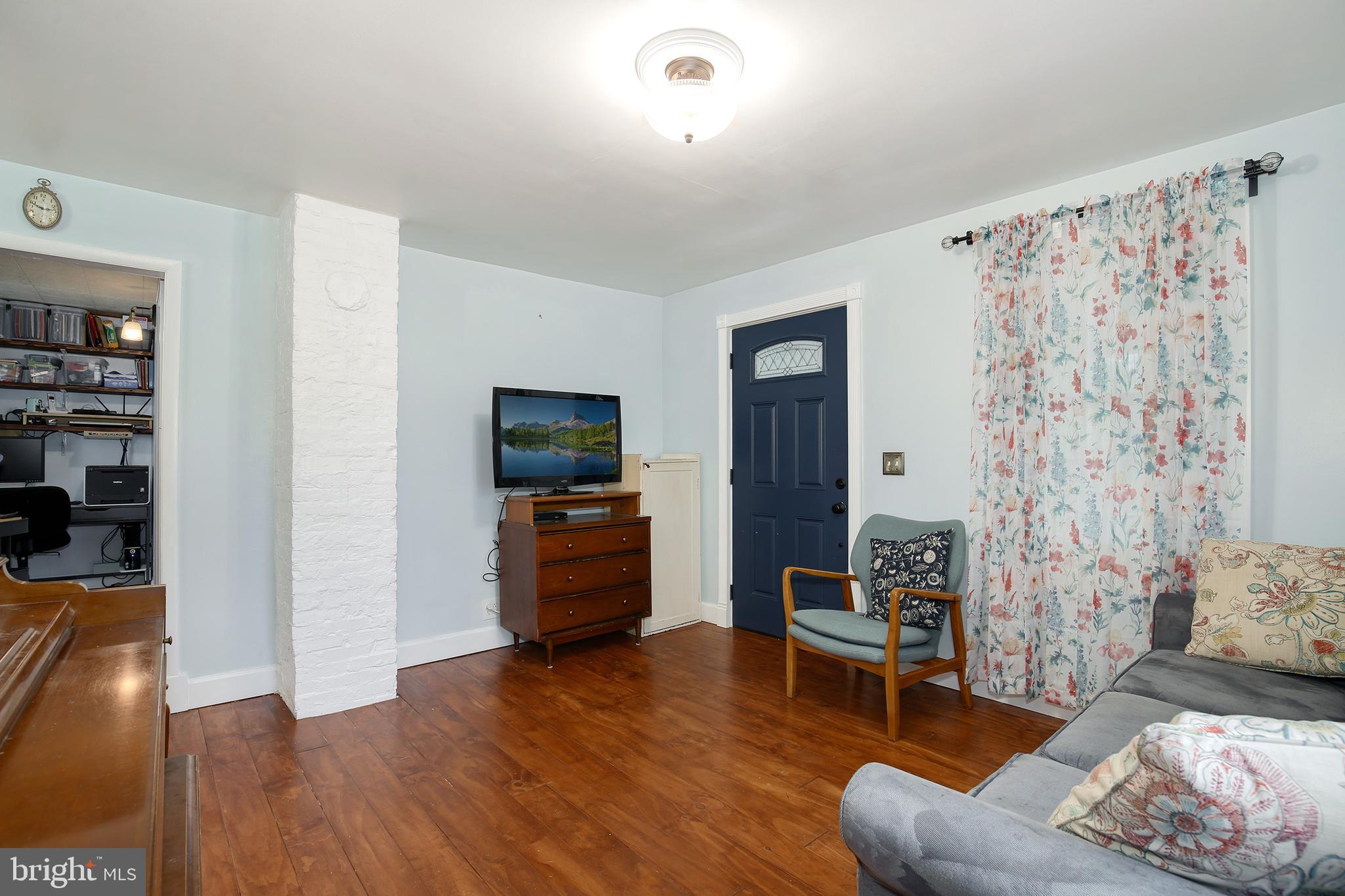 2025 Flag Marsh Road Mount Airy, MD 21771 - Photo 3 of 26 Gallery Image 3