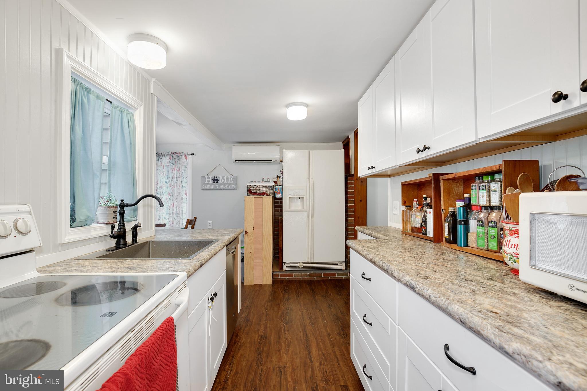 2025 Flag Marsh Road Mount Airy, MD 21771 - Photo 10 of 26 Gallery Image 10