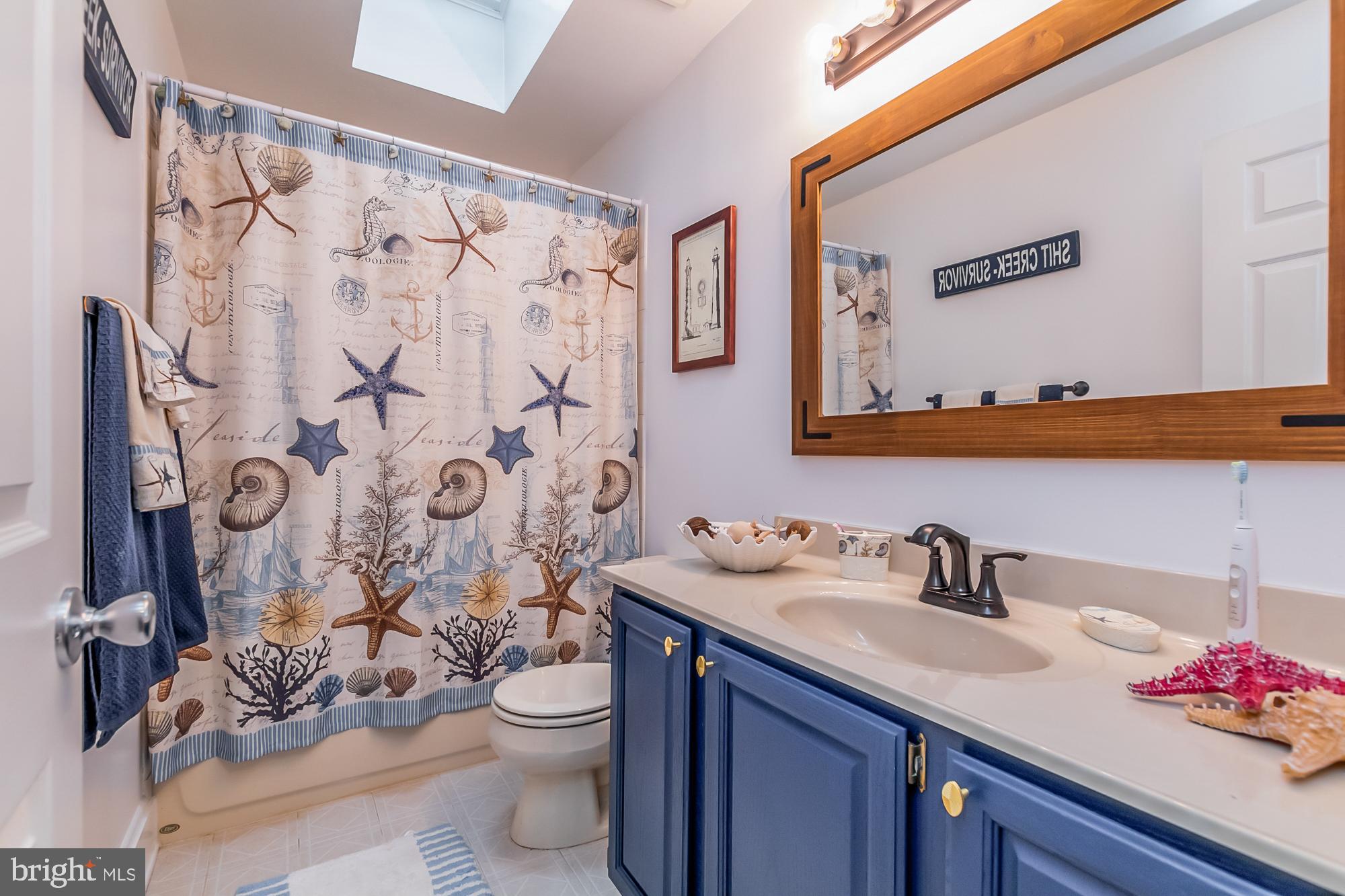 13012 Oliverwood Road Baltimore, MD 21220 - Photo 29 of 43 2nd Floor Hall Bath