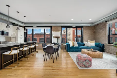$750,000 | 1118 West Fulton Market, Unit 403, Chicago, IL 60607