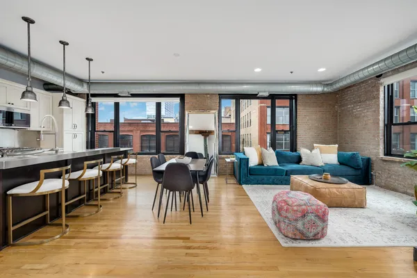 $750,000 | 1118 West Fulton Market, Unit 403, Chicago, IL 60607