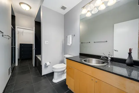 $750,000 | 1118 West Fulton Market, Unit 403, Chicago, IL 60607