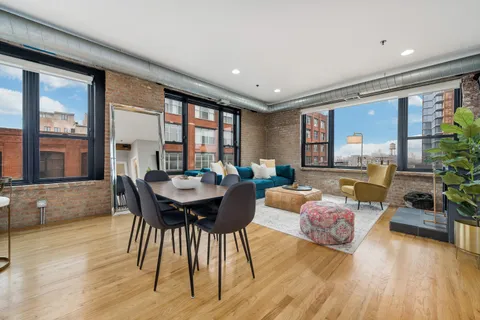 $750,000 | 1118 West Fulton Market, Unit 403, Chicago, IL 60607