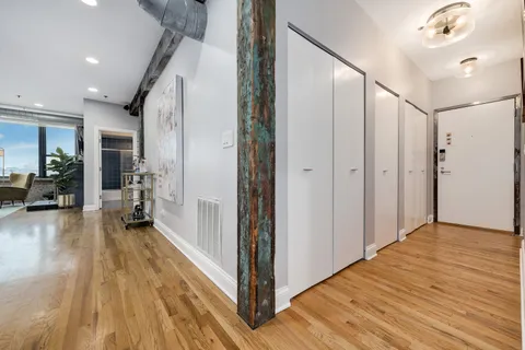 $750,000 | 1118 West Fulton Market, Unit 403, Chicago, IL 60607