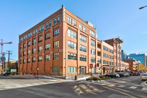 $750,000 | 1118 West Fulton Market, Unit 403, Chicago, IL 60607