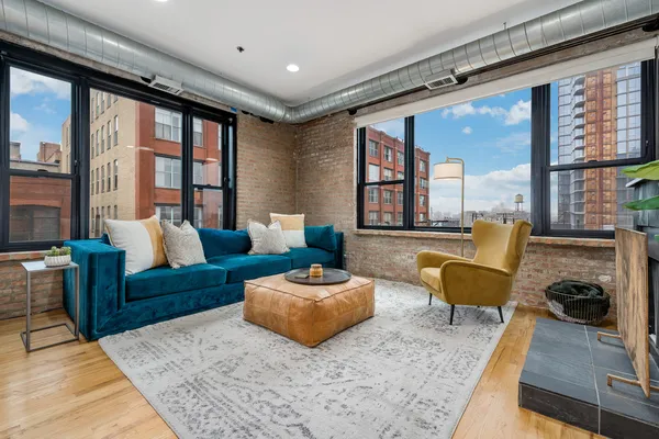 $750,000 | 1118 West Fulton Market, Unit 403, Chicago, IL 60607