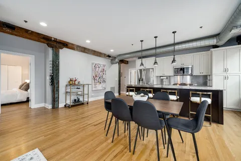 $750,000 | 1118 West Fulton Market, Unit 403, Chicago, IL 60607