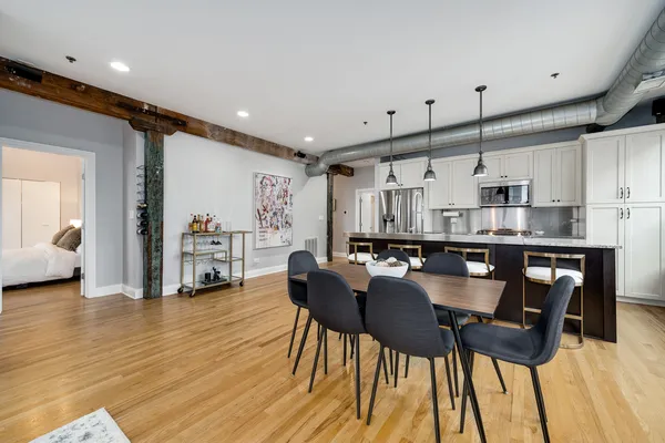 $750,000 | 1118 West Fulton Market, Unit 403, Chicago, IL 60607